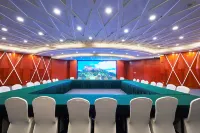 Luzhou Nanyuan Hotel - parking