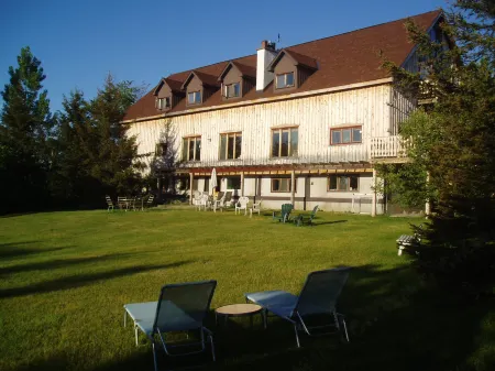 La Grange Country Inn Отели в г. Ле Коллин-де-л'Утауе