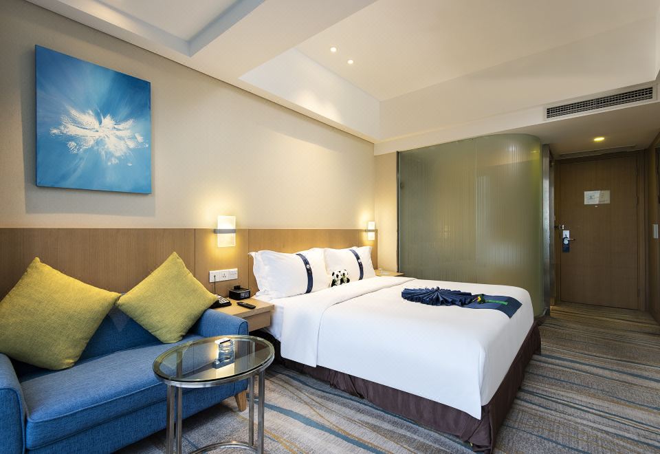 2. 센터 인터내셔널..