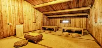 Yishanhai Mountain Residence (Guiding Gluge Sang Scenic Area)