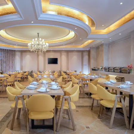 Vienna Hotel (Chongqing BishanCentral Street ) Отели рядом с достопримечательностью «CPC Bishan County Committee Party School»
