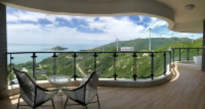 Peninsula Holiday Hotel