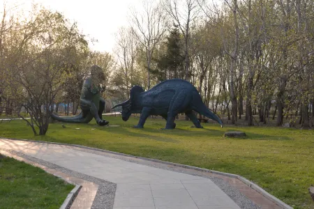 Jiayin Wangjianglou Hotel (Jiangbian Square)