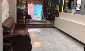 100 Inn Liangpin Hotel (Shanghai Nanjing East Road The Bund Waibaidu Bridge)