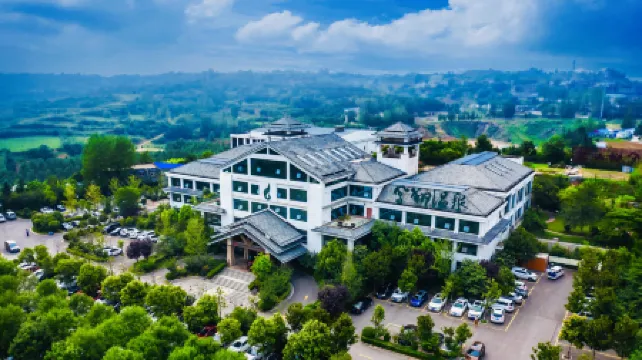 Fengxiang hot spring Hotel