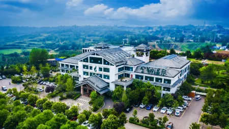 Fengxiang hot spring Hotel Отели рядом с достопримечательностью «Yi River»