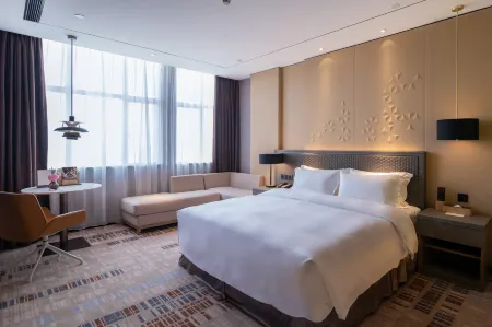 Grand Skylight International Hotel Haoyue (Shenzhen World & WaterLands Resort East Metro Station)