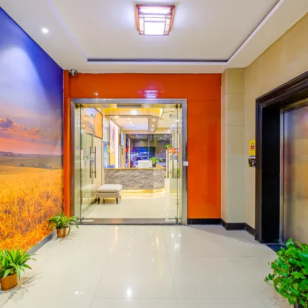 Qinglv Hotel (Jiaxing Taiqi Road) Отели рядом с достопримечательностью «Хасин Цин Цин Бань»