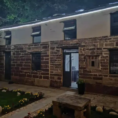 Linzhou Yishanju Mountain Residence Homestay (Shibanyan Xiantaishan Scenic Area)