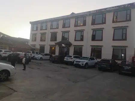 Yuanmeng Hotel (Hongyuan Yinzhu Square) Отели рядом с достопримечательностью «Ruixiang Tower»