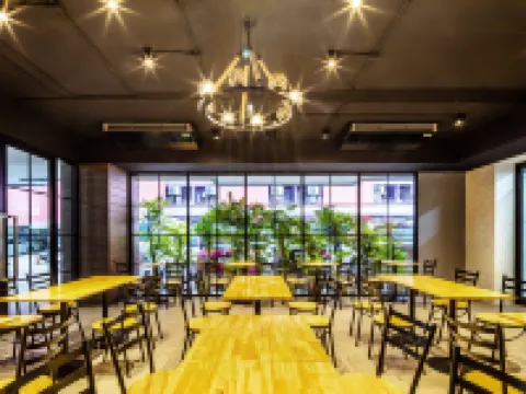 Aliz Hotel Hotels in Nonthaburi