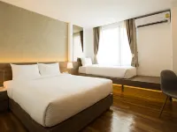 B2 Phitsanulok Premier Hotel Hotels near Wat Chulamani