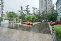 East Hotel - parking