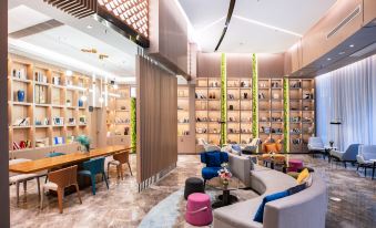 Atour Hotel (Wuhan High speed Railway Station Qingshan Heping Park Subway Station )