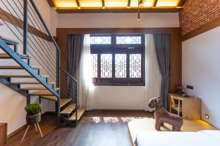 Yiju Lakeside Courtyard Hotel Отели рядом с достопримечательностью «Honghe Nativeland»