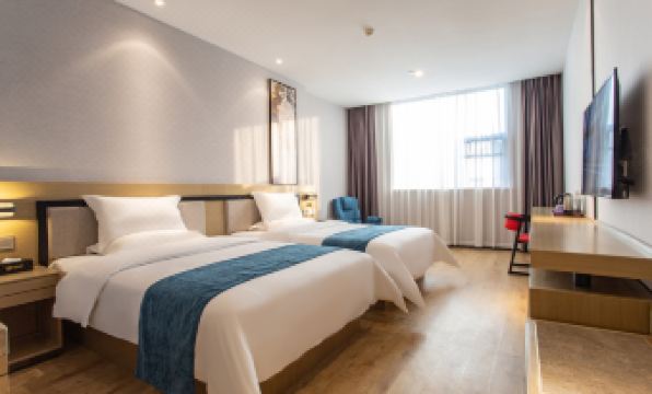 Unitour Hotel (Chaoyang Square Nanning Railway Station)