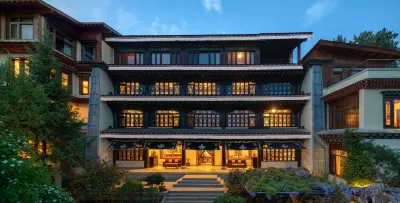 Songtsam Shangri-La Lvgu Lodge Hotels in Ganden Sumtseling Monastery