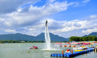 Yangchun Yunshan Green Lake Hot Spring Homestay