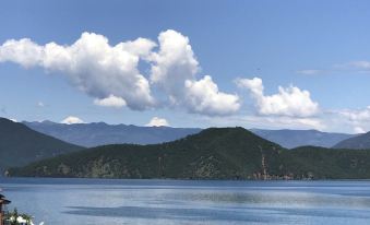 Lugu Lake Honeymoon Solu Boutique Holiday Hotel