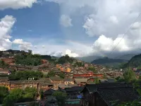 半山居舍全景美宿（西江千戶苗寨店） - 旅館