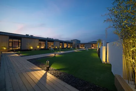 Wuyishan HC Times Hotel Отели рядом с Аэропорт Уйишань