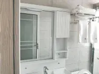 Xinchang Yunqi Small Building House - Farmhouses