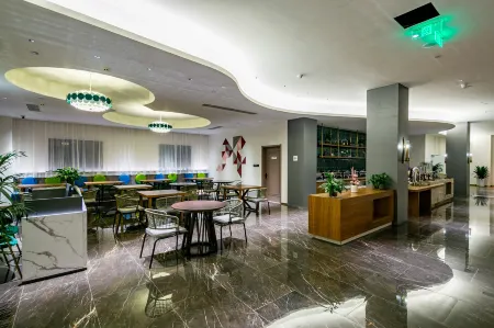 Ibis Hotel (Xi'an Bell Tower Metro Station)