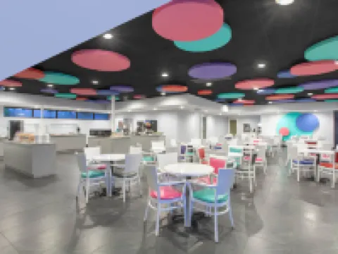 Grand Hotel Orlando at Universal Blvd - Shuttle to Theme Parks โรงแรมในออร์ลันโด