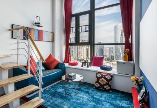 거진 호텔 내부