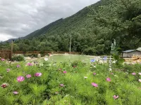 Kangding Zhongguhong Hot Springs Camp Accommodation - Swimmingpools