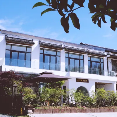 Home stay outside tiantai Village โรงแรมใกล้น้ําตกหินเหลียง