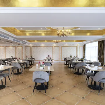 Vienna Hotel (Lingshan Liufengshan Pedestrian Street)