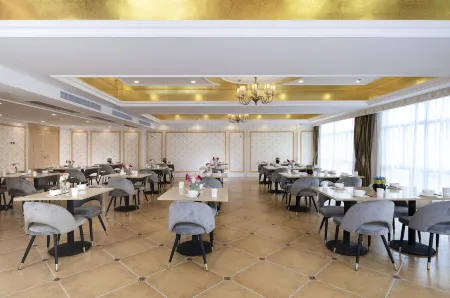 Vienna Hotel (Lingshan Liufengshan Pedestrian Street) Отели рядом с достопримечательностью «Liufeng Mountain»