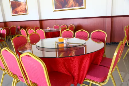 Ganquan Jingsheng Hotel Отели рядом с достопримечательностью «Народное правительство Ганкуй»