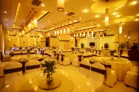 Xingren International Hotel - parking
