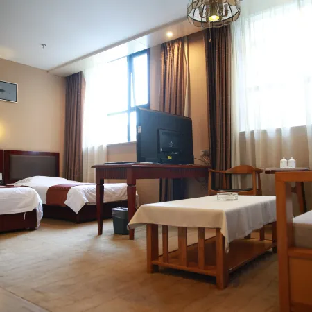 Zhenghe Holiday Hotel