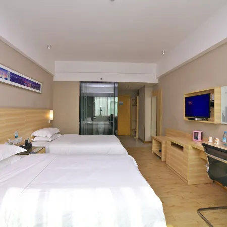 Oriental Holiday Hotel Отели рядом с достопримечательностью «Пляж Силвер»