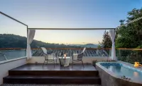 NARKA Hot Springs Resort Hotel - Infinity Pools