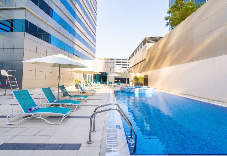 2. 프리미어 인 아..