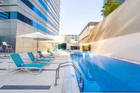 Premier Inn Abu Dhabi Capital Centre - Rooftop Pools