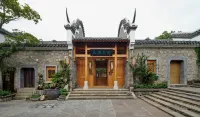Zhongxiang Muxi hotel (Obvious Mausoleum Store in Mochou Village) Hotels near Mochouhu