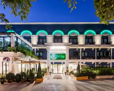 Ozone Hotel Bangkok Hotel berhampiran Office of Academic Resources (Central Library), Chulalongkorn University