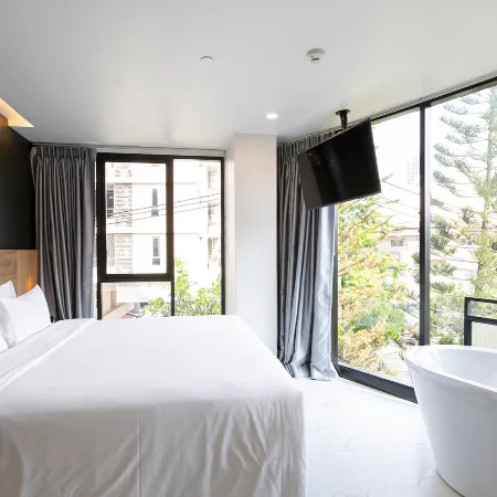 Stay Hotel BKK Отели рядом с достопримечательностью «Ратчадафисек»