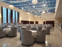 Vienna International Hotel (Mount Emei Crystal Plaza Hotel) - Business