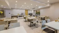 Starway Hotel (Taiyuan South Railway Station) - 3-Star