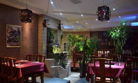 Suitetrails - Oriental Mingdu Hotel Yining Hanbin Park