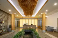 South Lake Retreat Holiday Courtyard