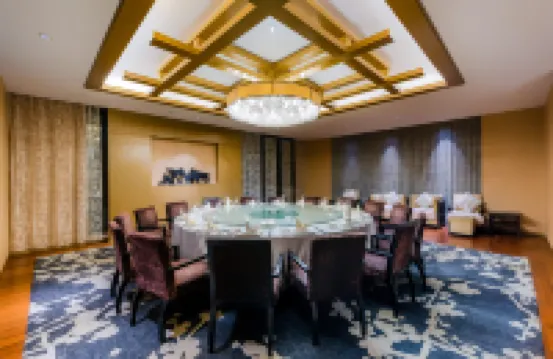 Longdu Jingyi International Resort Hotel （Ethnic Culture Park Branch）