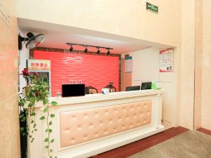 Zhenjiang passer-by house hotel