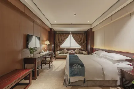 Chongqing Plaza Hotel